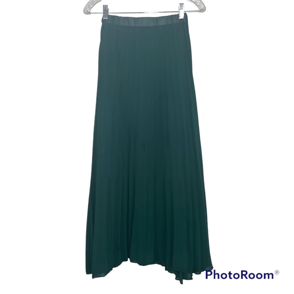 Green flowy pleated skirt w/sheer overlay